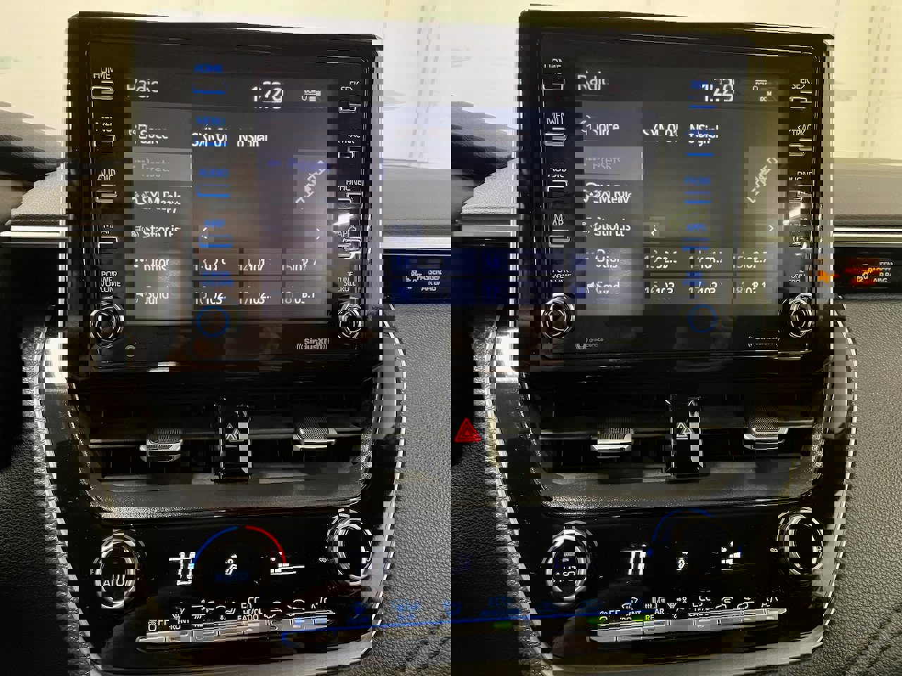 Used 2021 Toyota Corolla SE w/ Carpet Mat Package (TMS) image 14