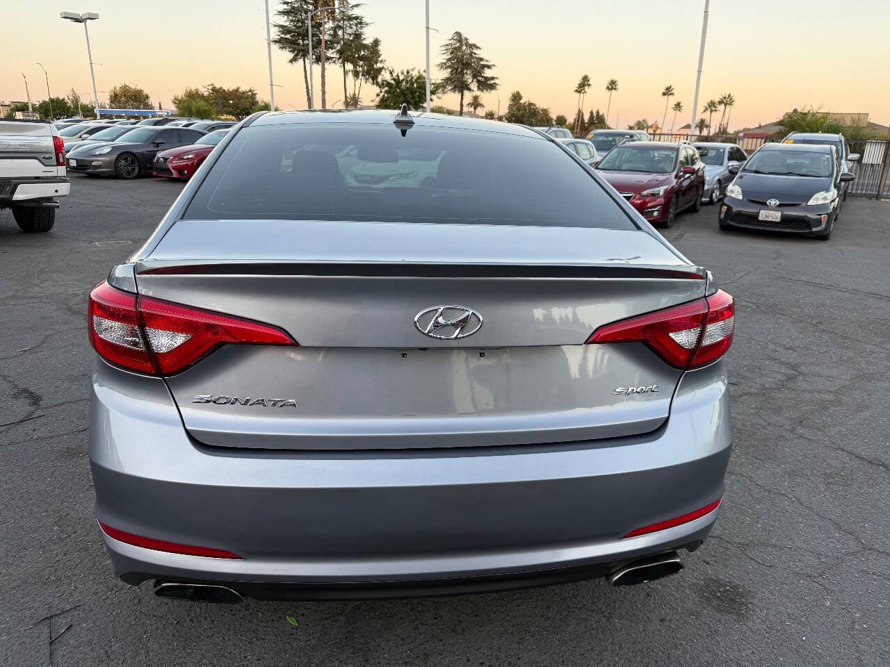 Used 2016 Hyundai Sonata Sport w/ Option Group 1V FWD image 6