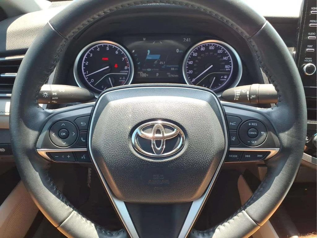Used 2022 Toyota Camry XLE FWD image 14
