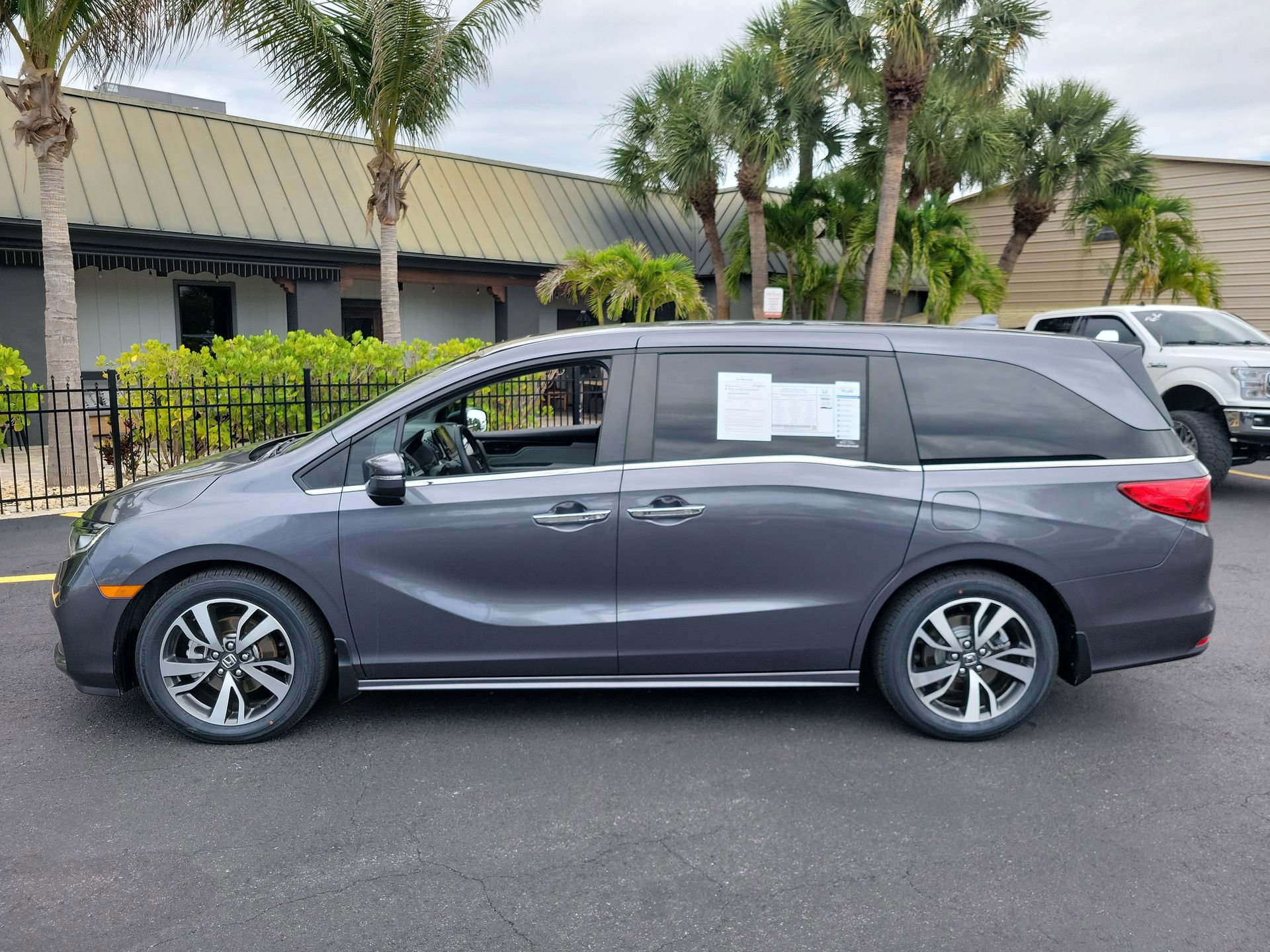 Used 2024 Honda Odyssey Touring image 9