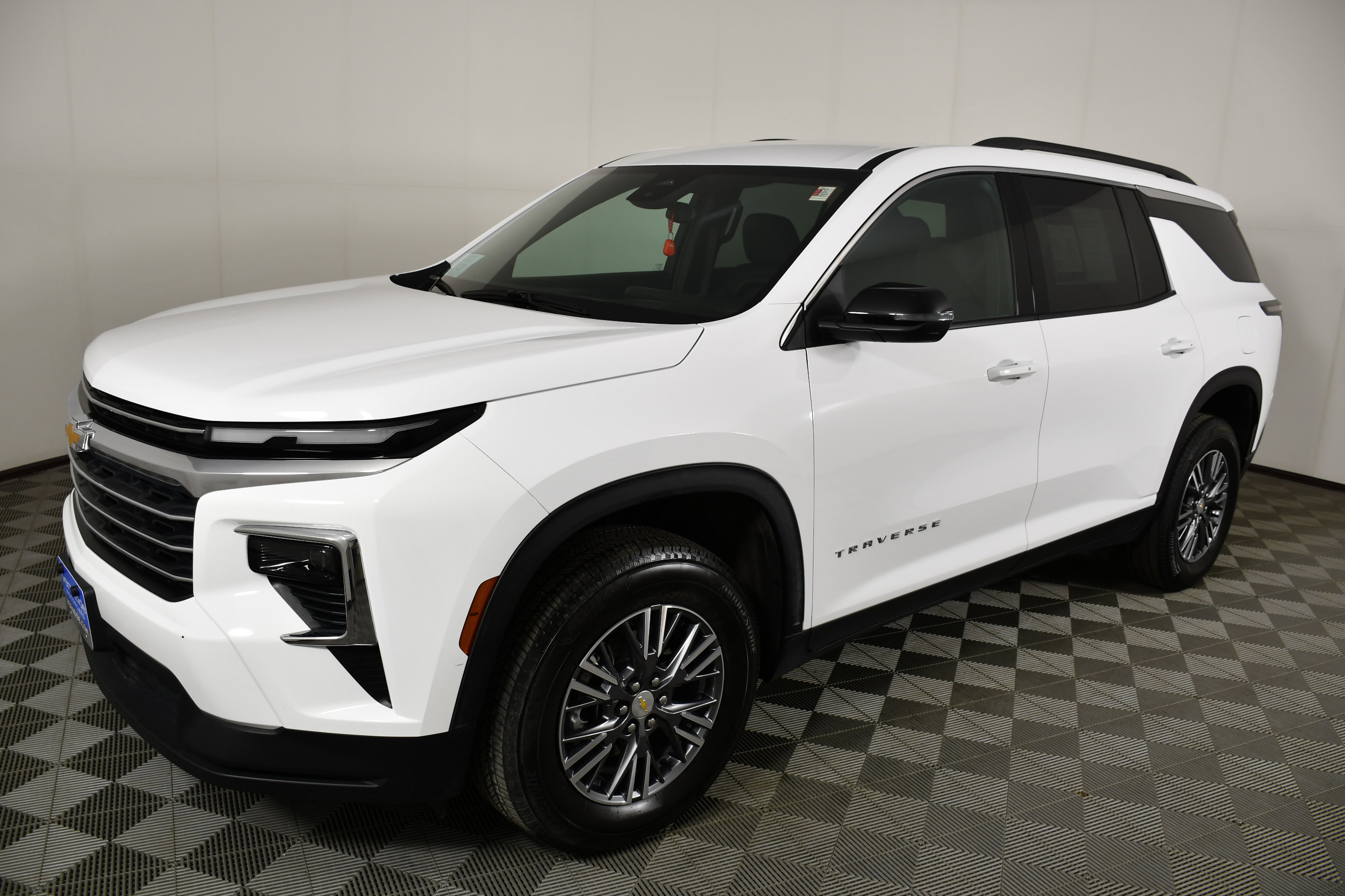 Used 2026 Chevrolet Traverse LT image 10