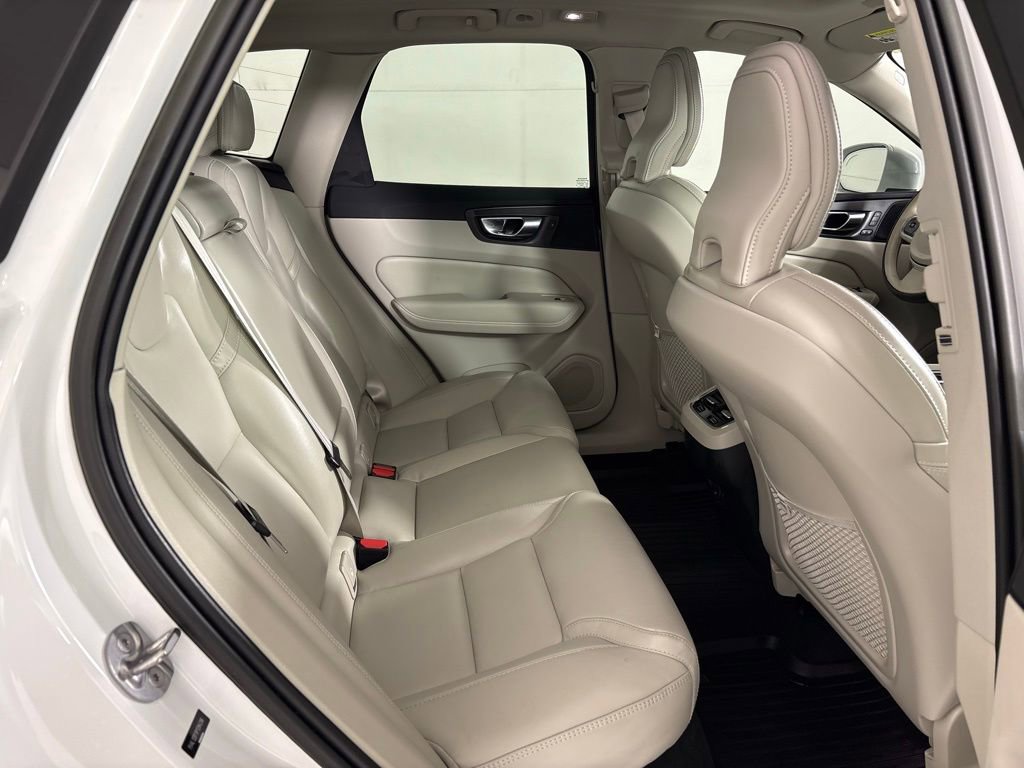 Used 2023 Volvo XC60 B5 Ultimate w/ Protection Package image 38