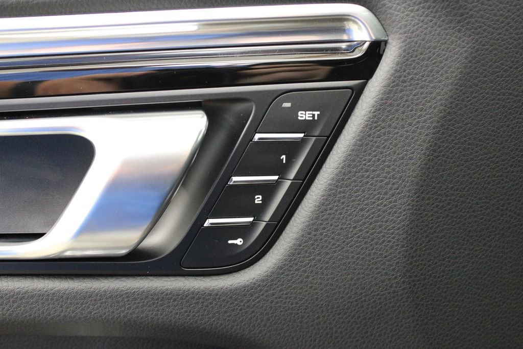 New 2025 Porsche Macan image 24