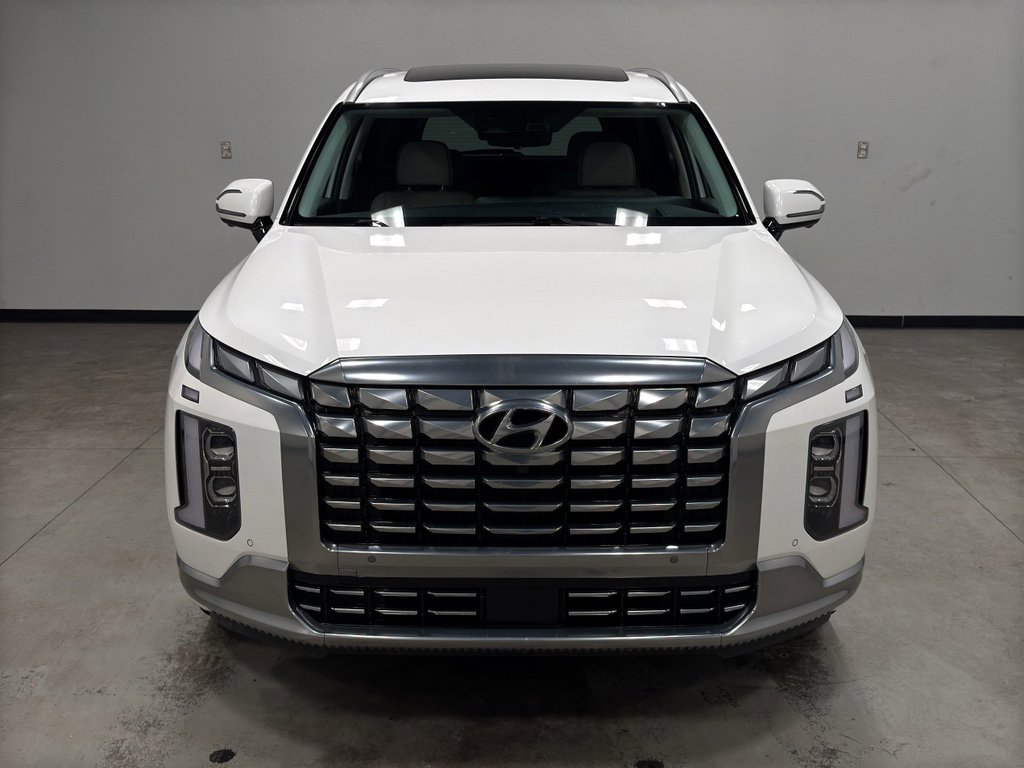 Used 2024 Hyundai Palisade Calligraphy image 3