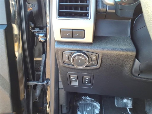 Used 2018 Ford F150 Lariat w/ Equipment Group 502A Luxury image 15