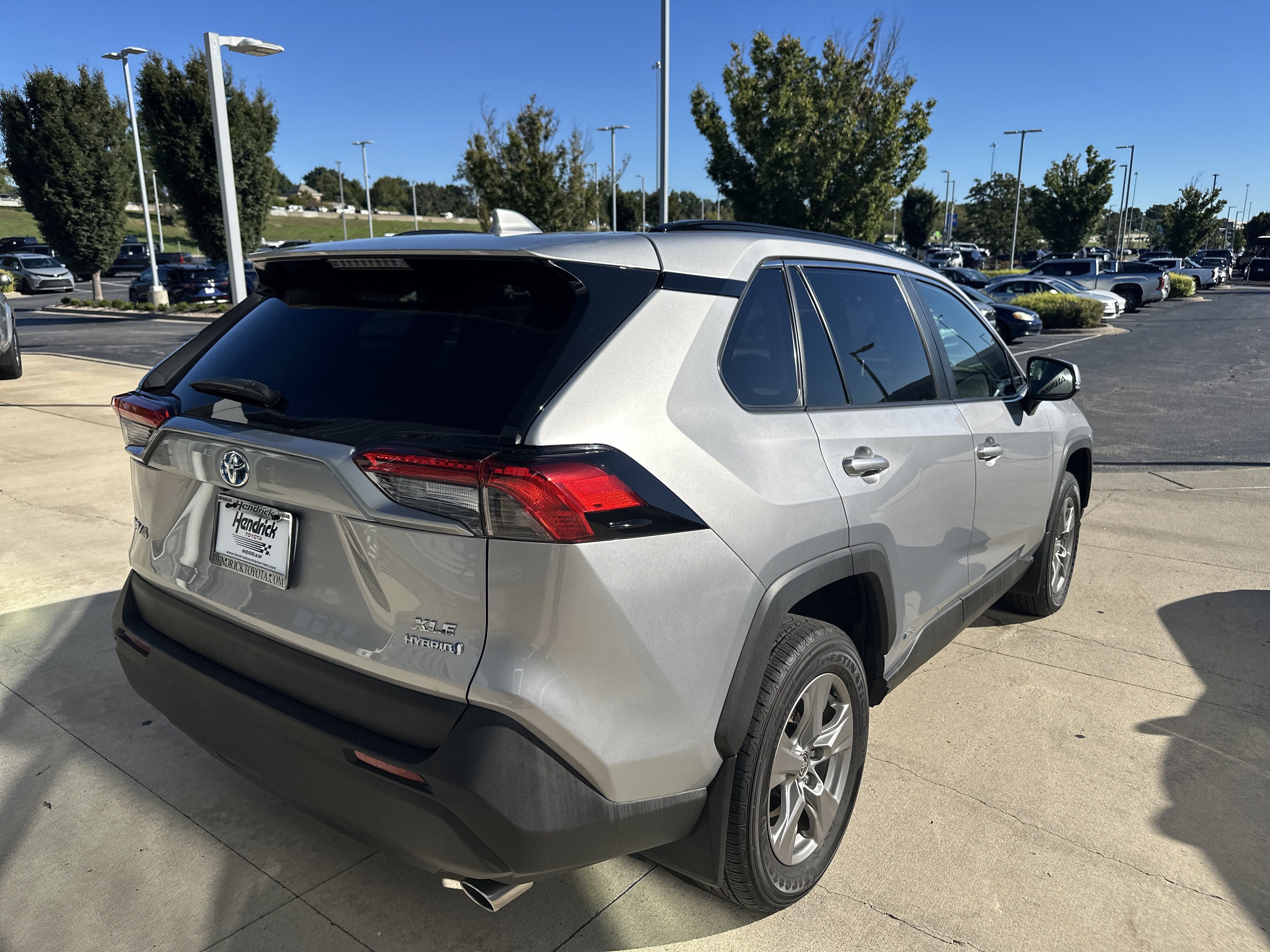 Used 2024 Toyota RAV4 XLE AWD/4WD image 5