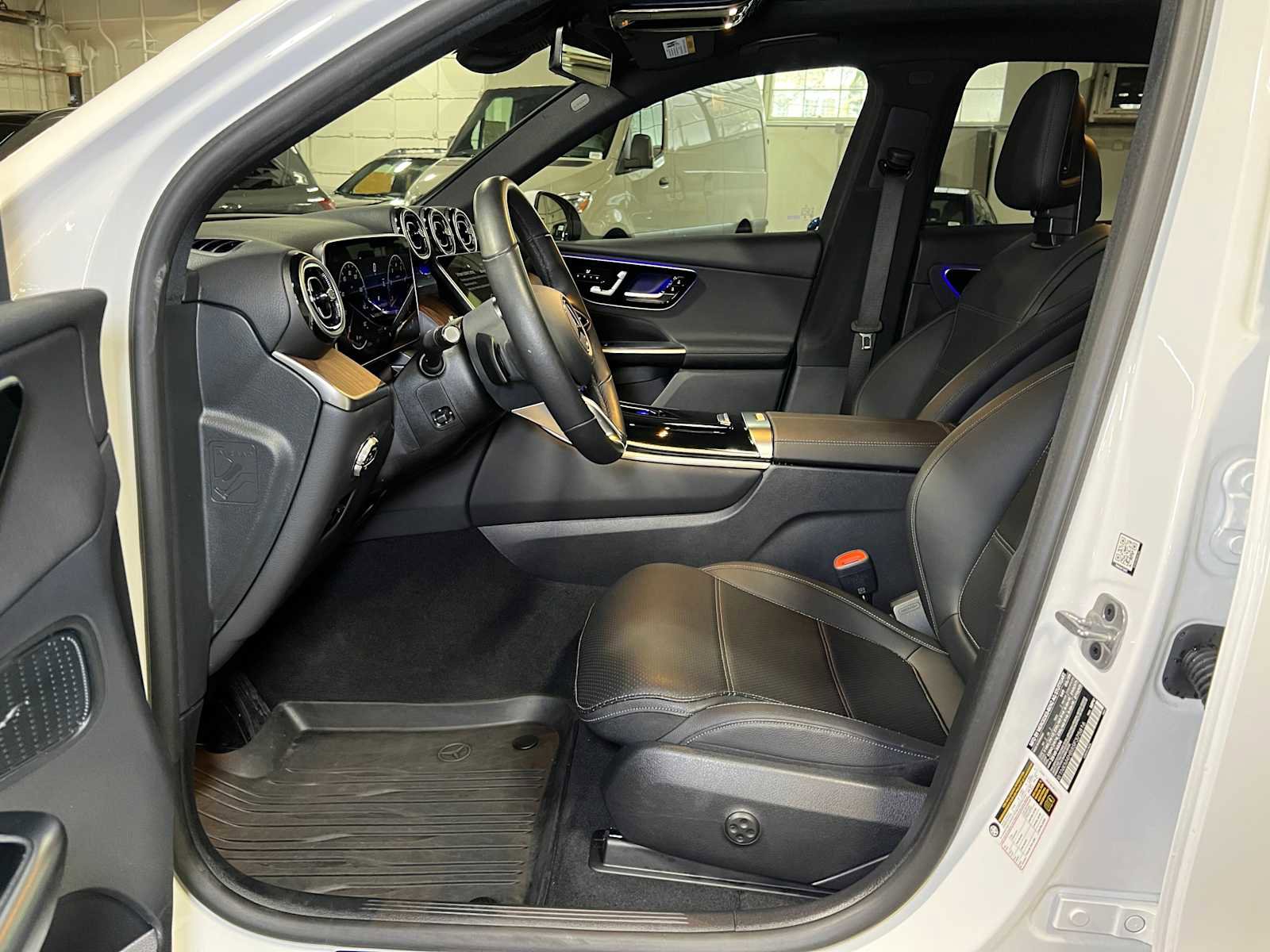 Certified 2025 Mercedes-Benz GLC 300 GLC 300 image 24