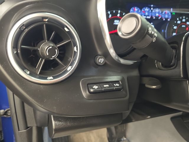 Used 2020 Chevrolet Camaro SS RWD image 29