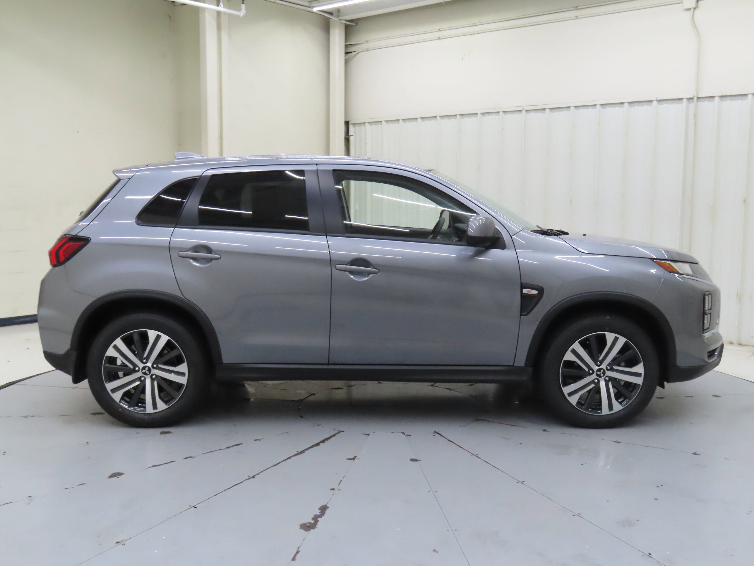 New 2025 Mitsubishi Outlander Sport ES image 2