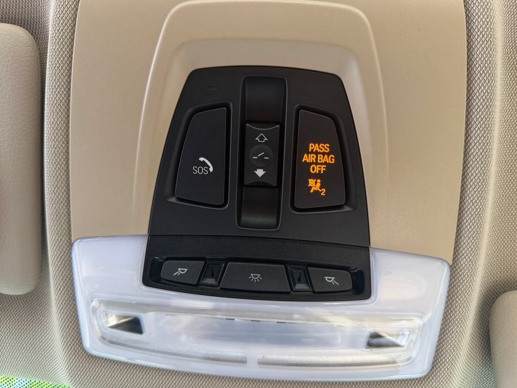 Used 2016 BMW 320i xDrive Sedan AWD/4WD image 19