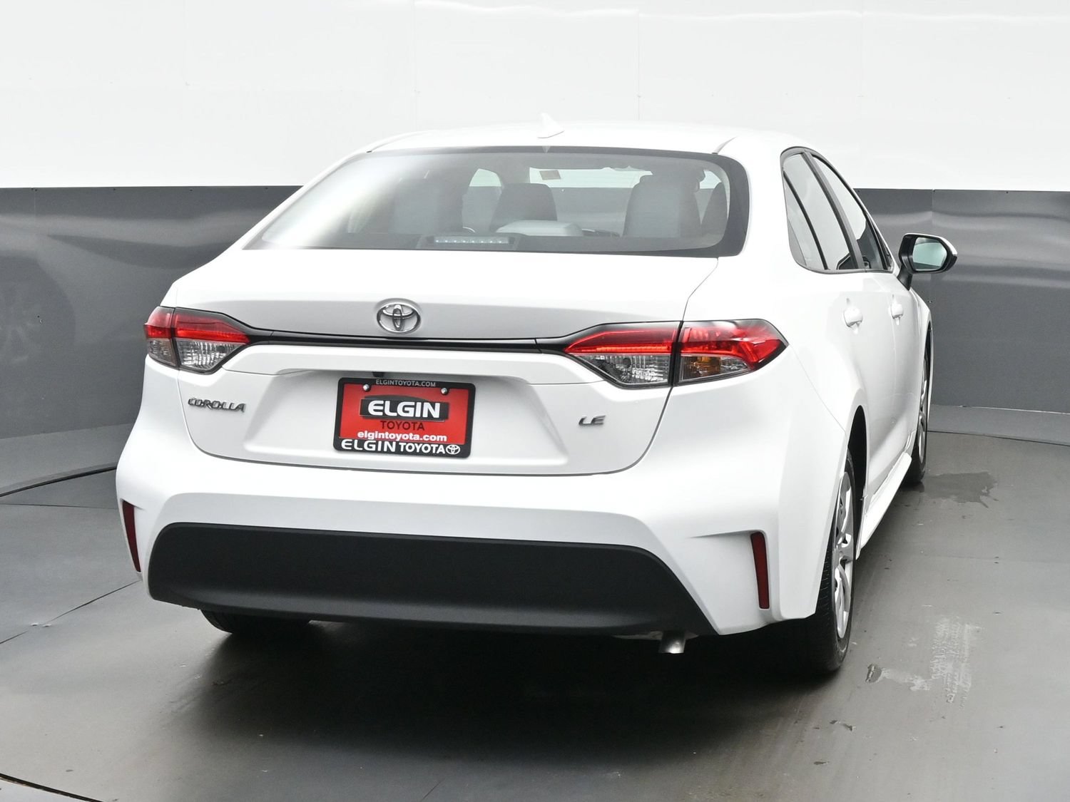 Used 2025 Toyota Corolla LE FWD image 5