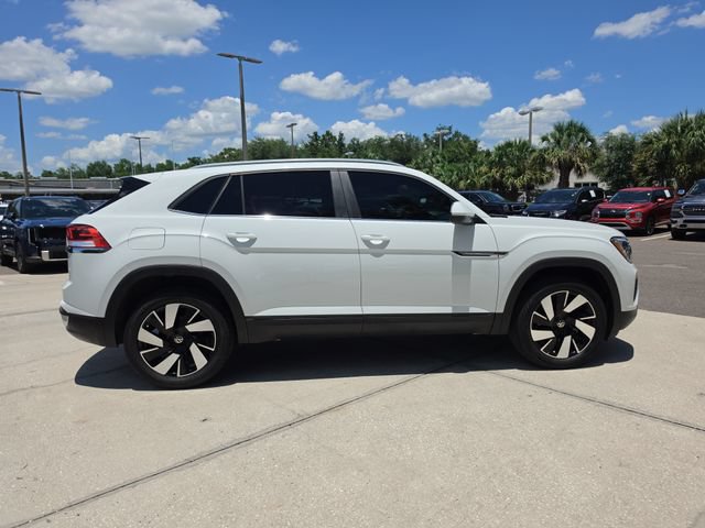 Used 2024 Volkswagen Atlas Cross Sport SE FWD image 9