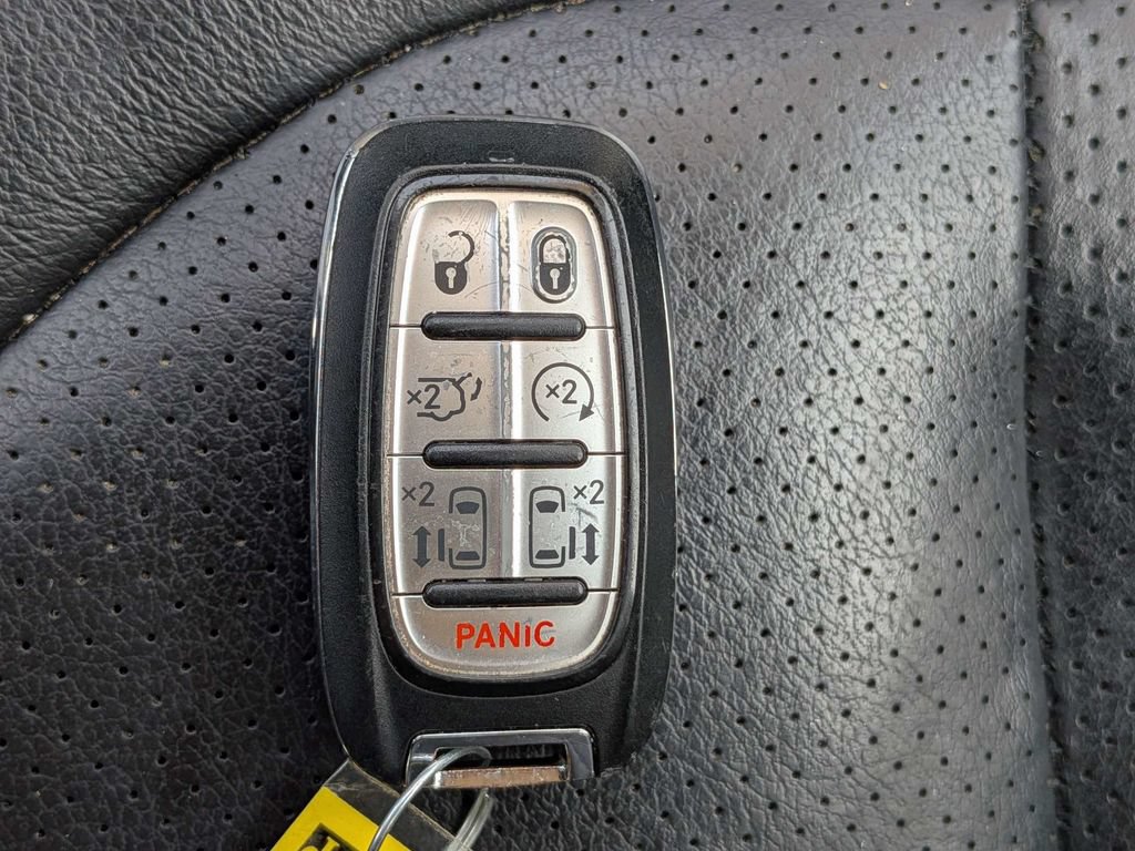 Used 2022 Chrysler Pacifica Touring-L FWD image 30
