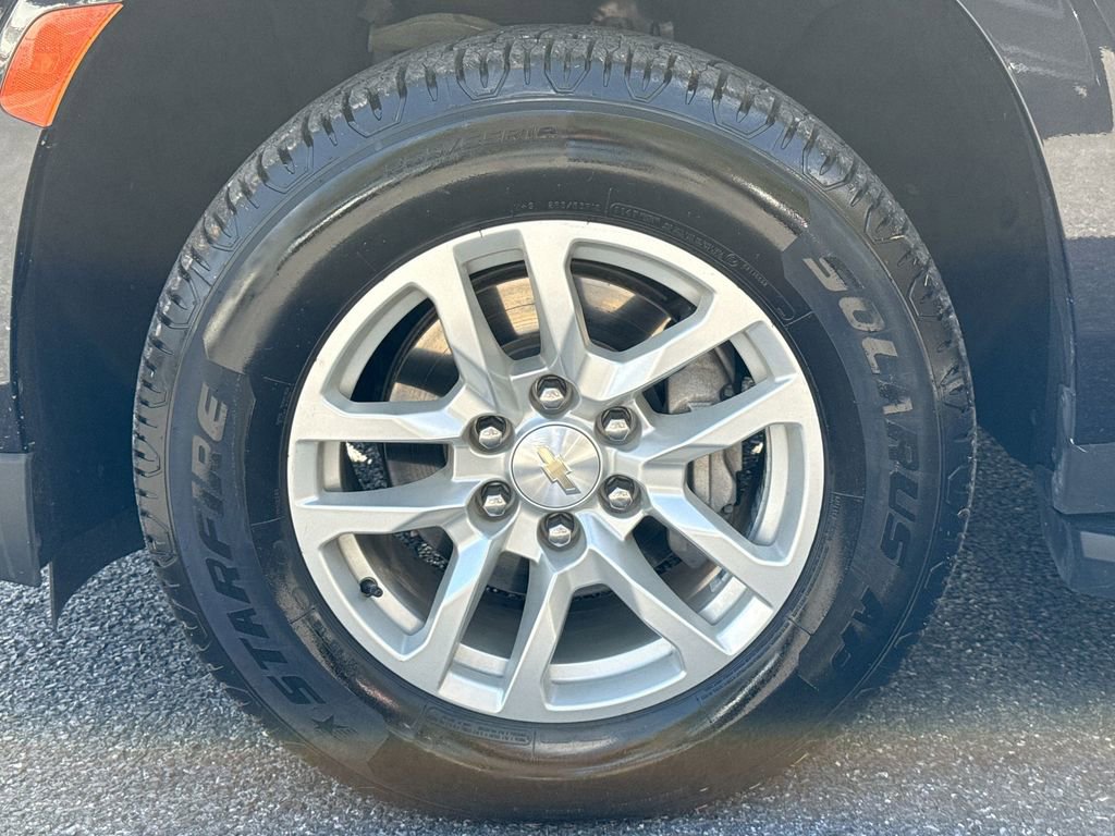 Used 2023 Chevrolet Suburban LT image 18