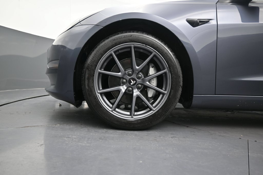 Used 2023 Tesla Model 3 Standard Range RWD image 9