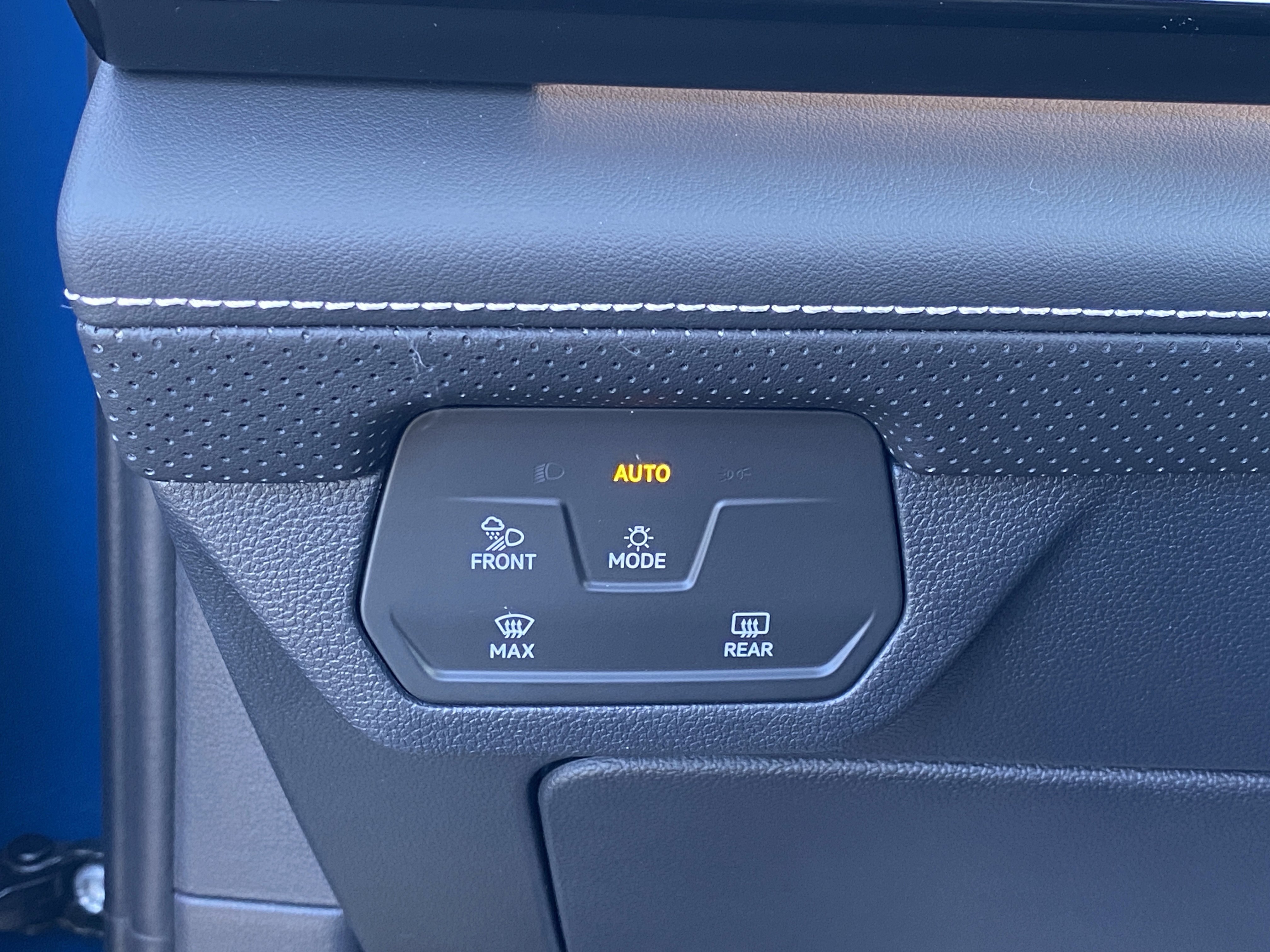 New 2026 Volkswagen Atlas Cross Sport SEL Premium R-Line image 18