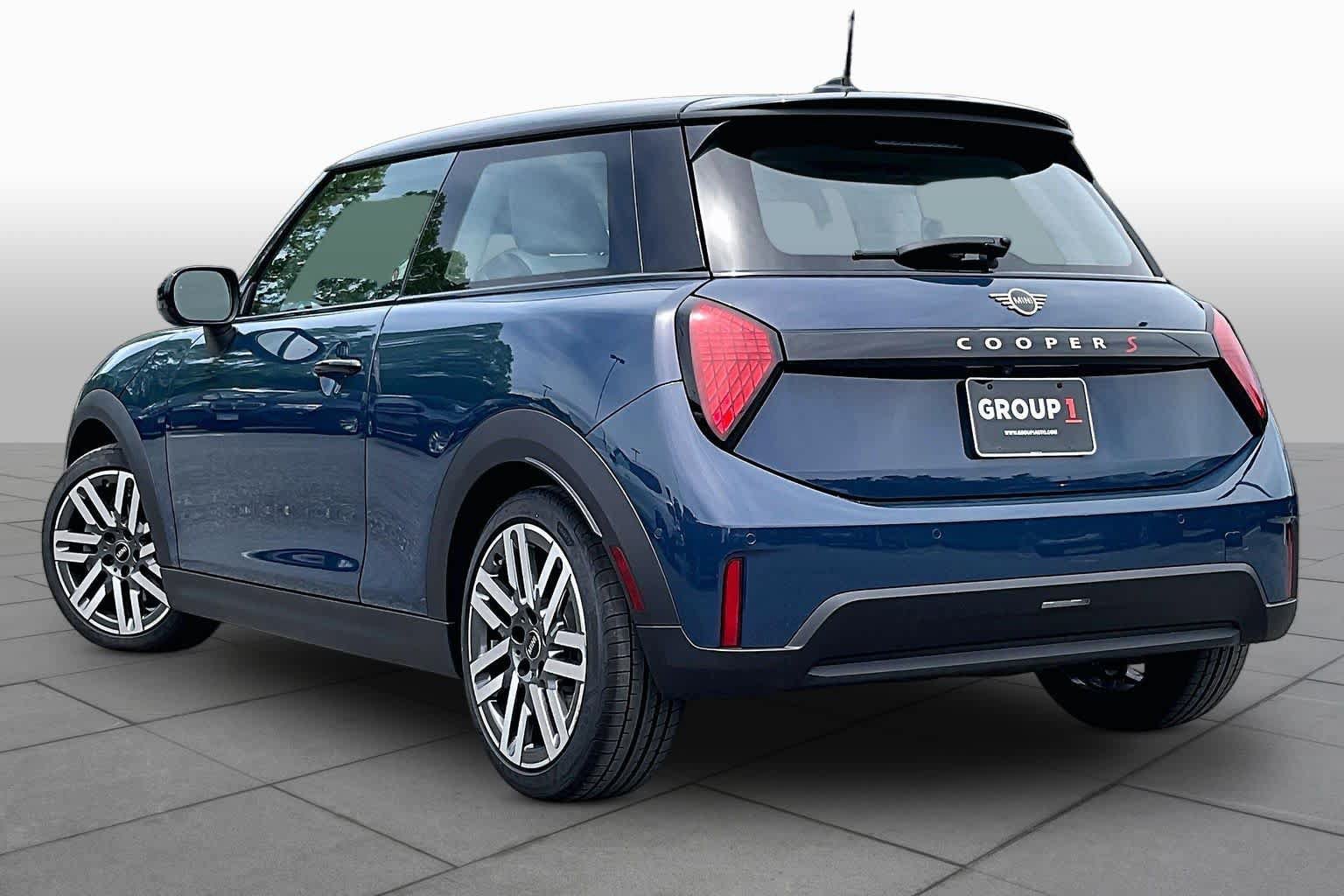Used 2025 MINI Cooper S FWD image 11
