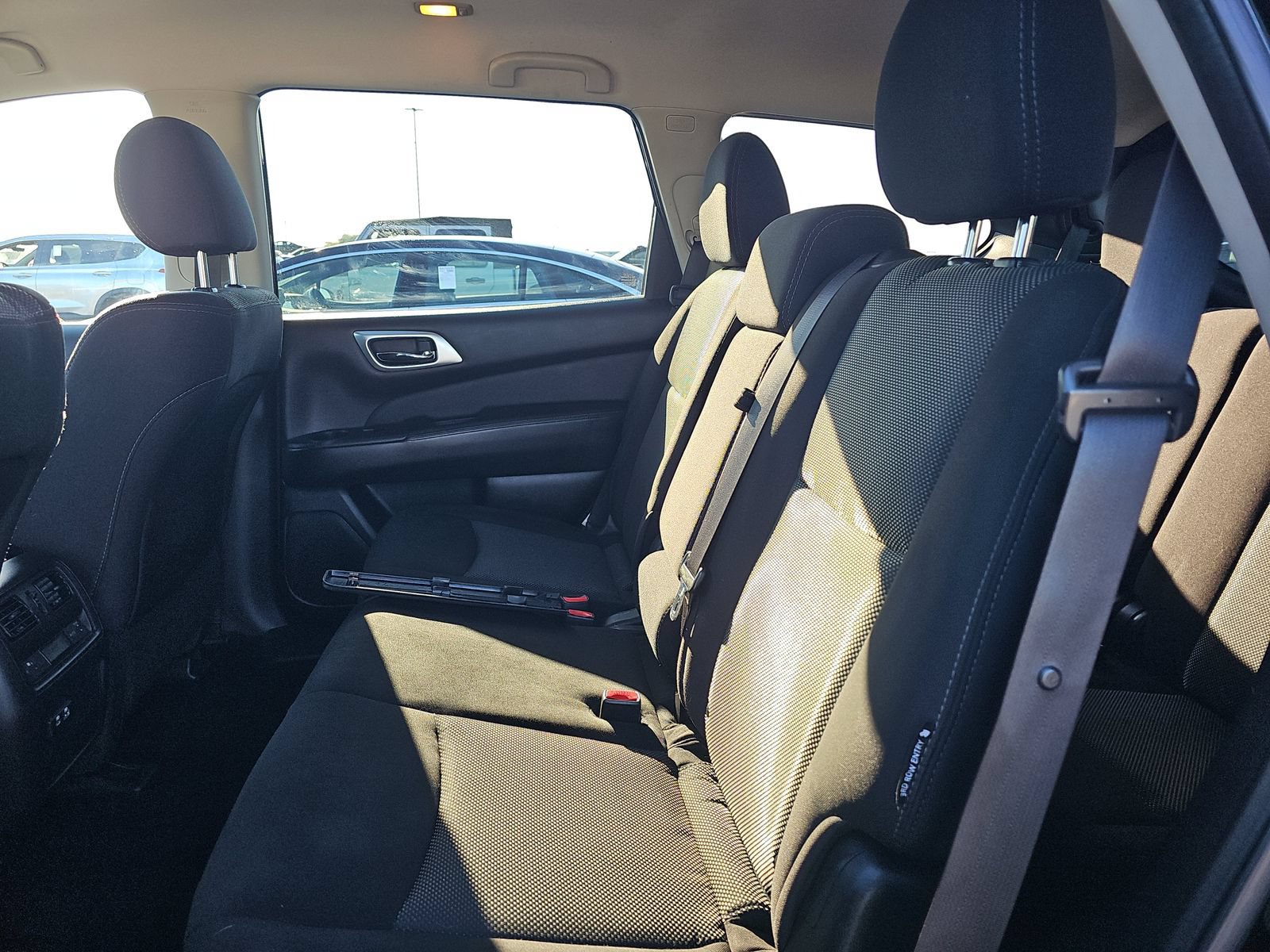 Used 2020 Nissan Pathfinder S AWD/4WD image 6