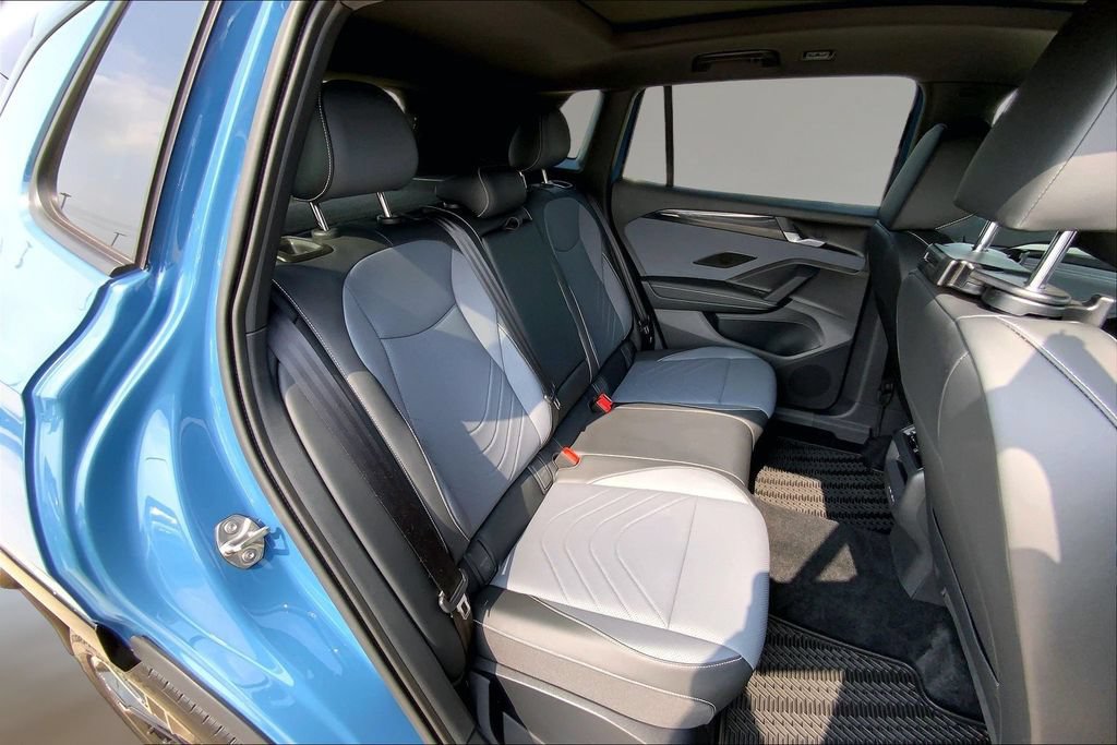 Certified 2025 Volkswagen Tiguan SE R-Line AWD/4WD image 25