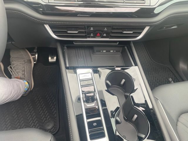 New 2026 Volkswagen Atlas SEL Premium R-Line AWD/4WD image 24