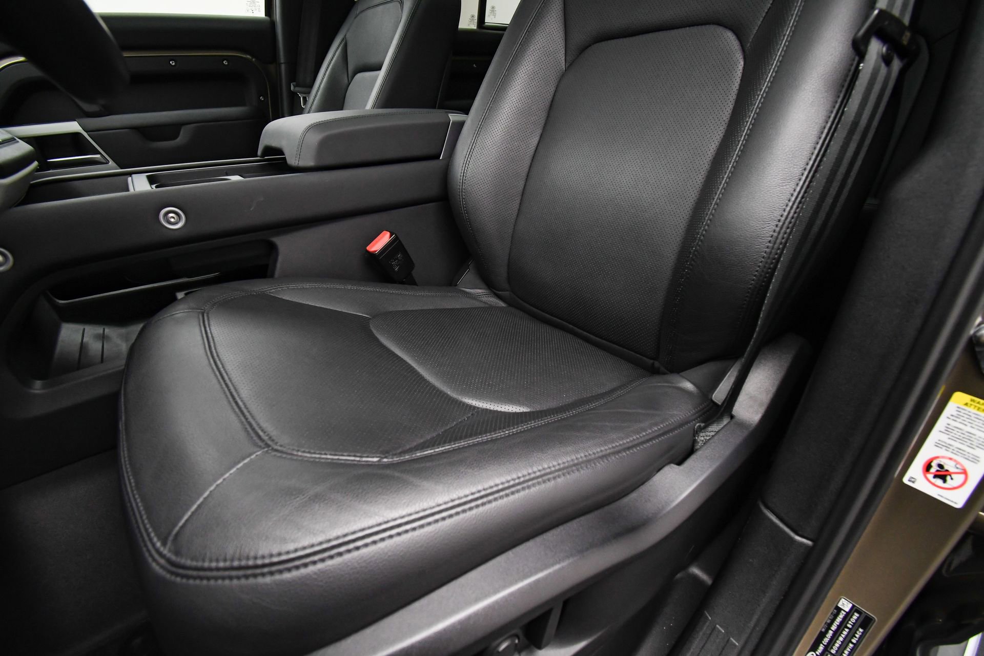 Used 2024 Land Rover Defender 110 S image 46