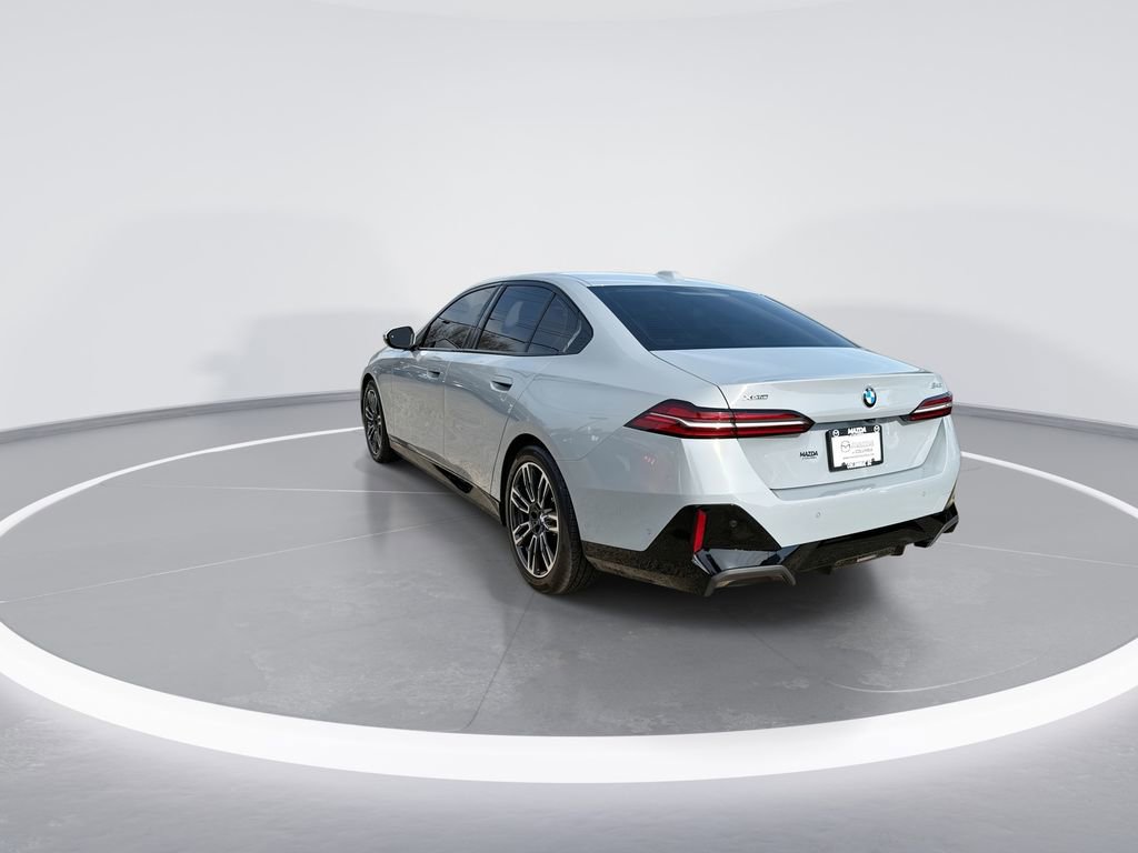 Used 2024 BMW 540i xDrive w/ Premium Package image 6