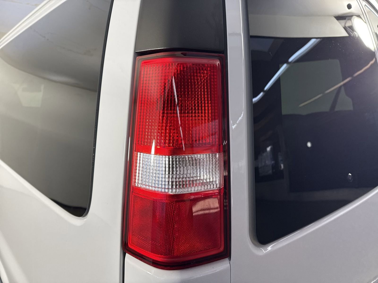 Used 2024 Chevrolet Express 3500 LT w/ LT Preferred Equipment Group image 31