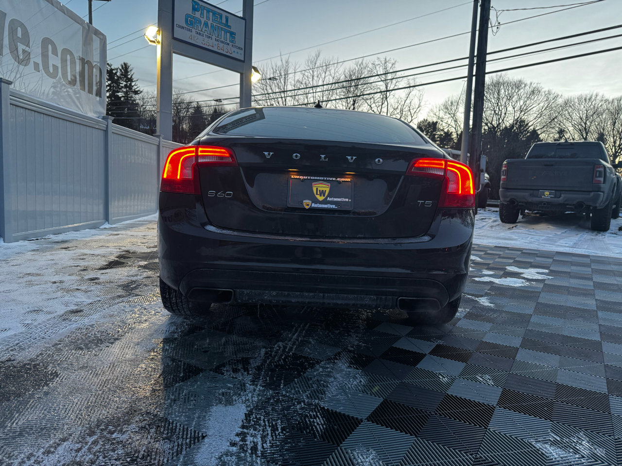 Used 2014 Volvo S60 T5 image 9