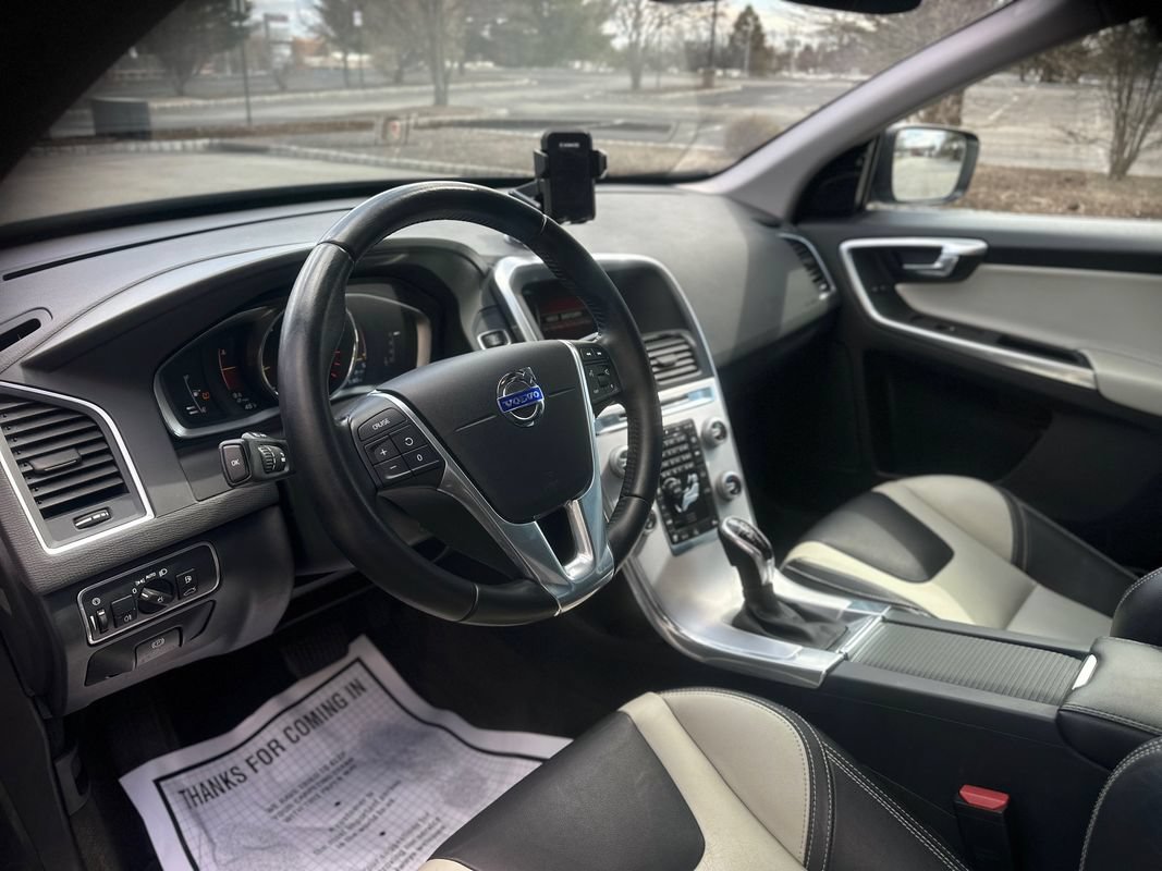 Used 2017 Volvo XC60 T6 Dynamic w/ Preferred Option Package AWD/4WD image 13