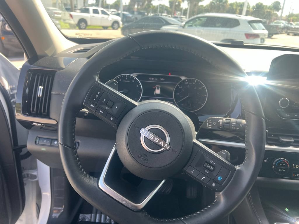 Certified 2025 Nissan Pathfinder SV w/ SV Premium Package FWD image 10