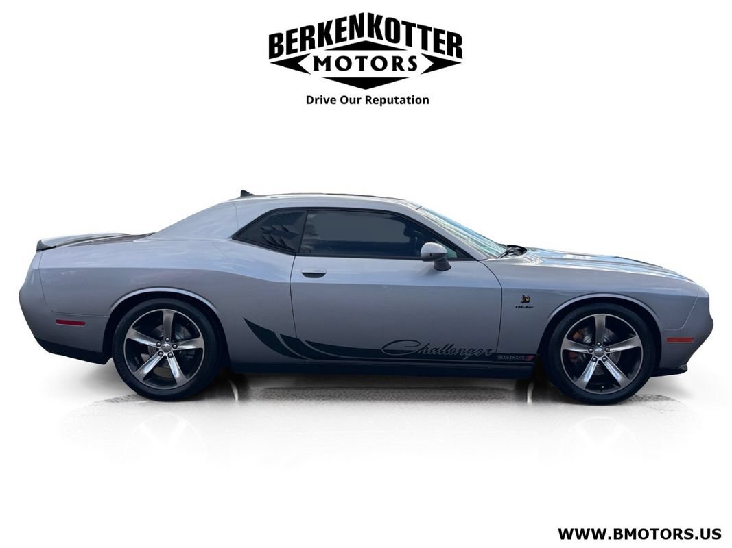 Used 2015 Dodge Challenger R/T Plus RWD image 2