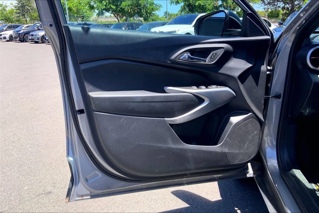 Used 2024 Chevrolet Trax RS FWD image 23