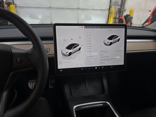 Used 2023 Tesla Model 3 Performance image 4