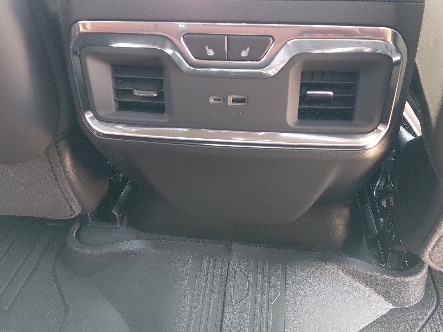 New 2026 GMC Sierra 2500 Denali Ultimate AWD/4WD image 16