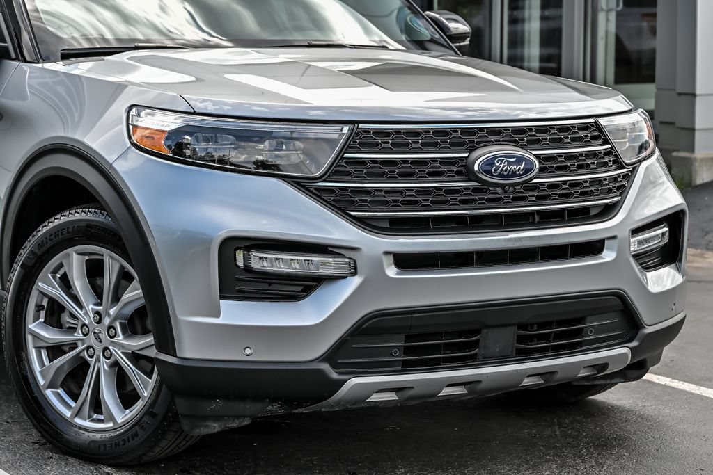 Certified 2024 Ford Explorer XLT w/ Equipment Group 202A AWD/4WD image 2