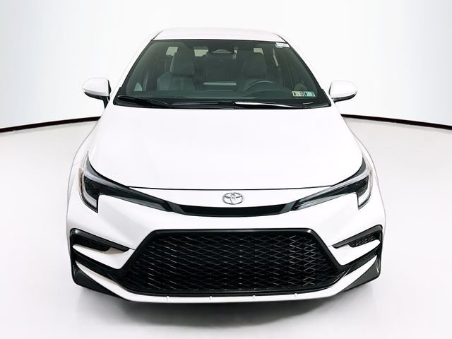 Used 2026 Toyota Corolla SE FWD image 2