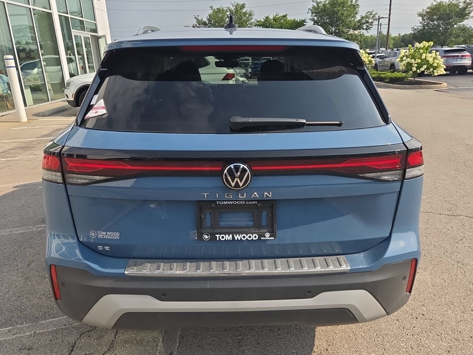 Certified 2026 Volkswagen Tiguan SE w/ Panoramic Sunroof Package FWD image 7