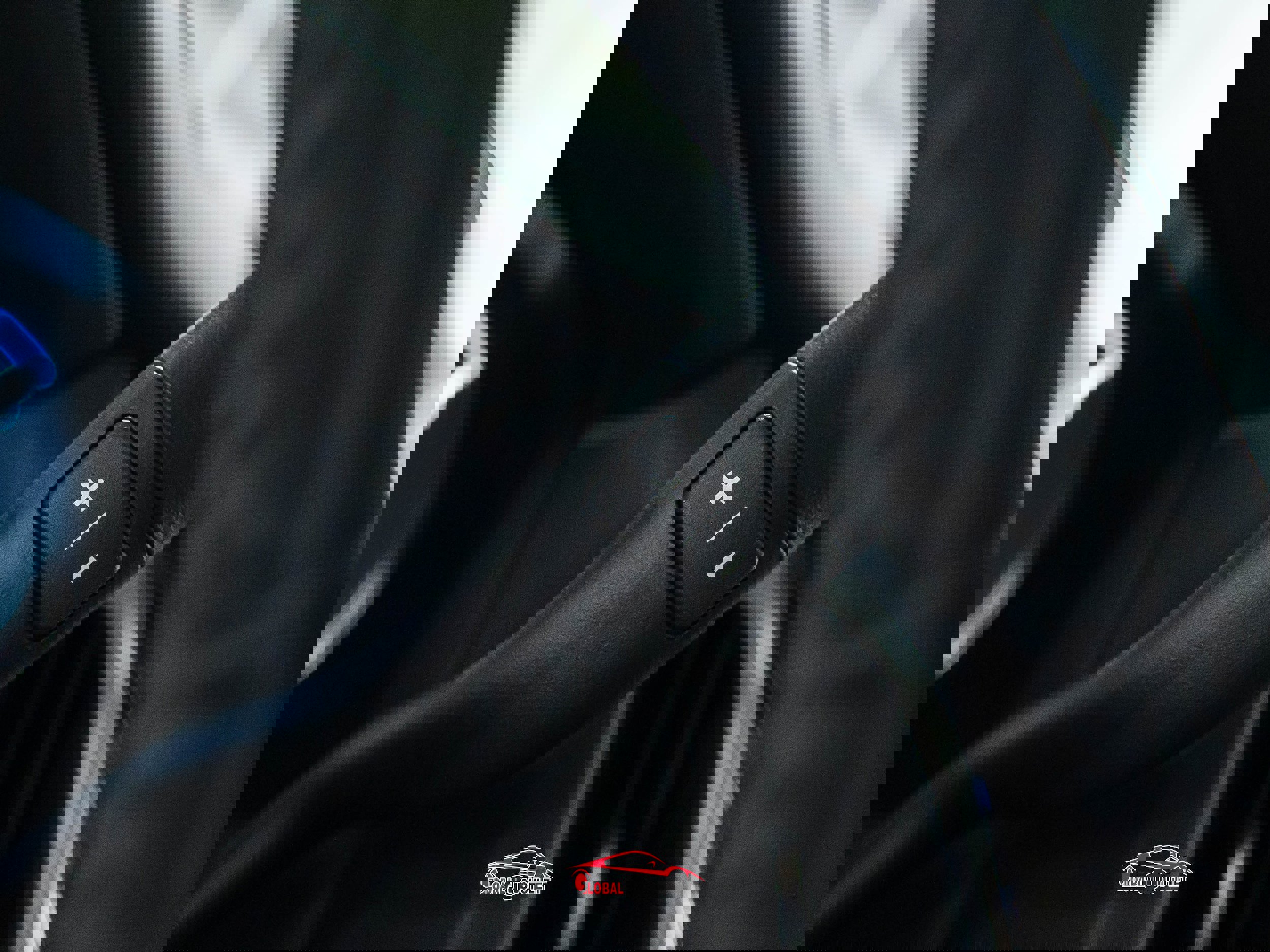 Used 2020 Cadillac Escalade ESV Premium Luxury w/ Escalade Sport Edition image 27