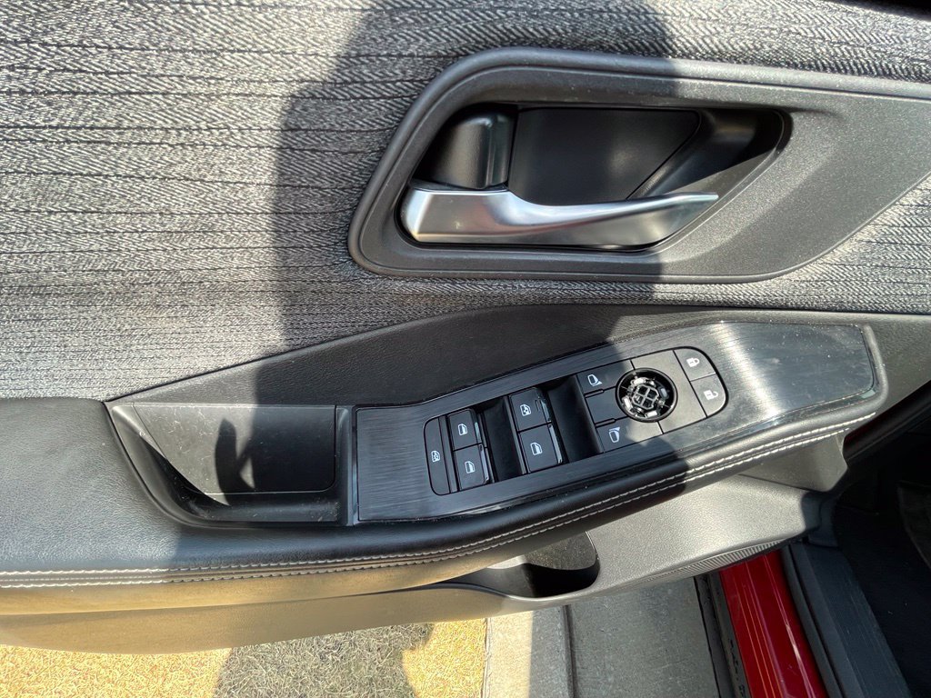 Used 2021 Nissan Rogue SV AWD/4WD image 11
