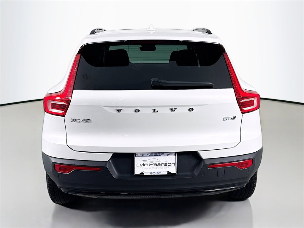 Used 2023 Volvo XC40 B5 Ultimate w/ Protection Package Premier image 10