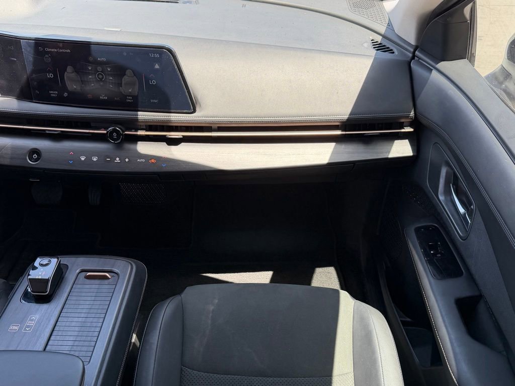 Used 2024 Nissan Ariya FWD image 11