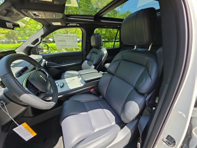 New 2025 Lincoln Navigator L Reserve w/ Jet Appearance Package AWD/4WD image 11