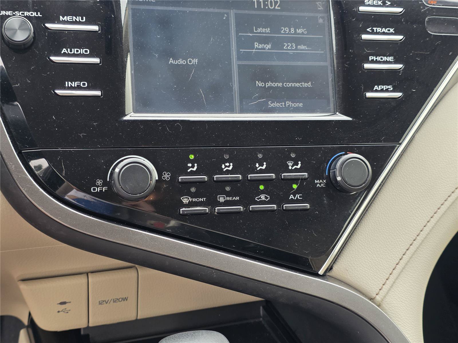 Used 2018 Toyota Camry LE FWD image 20