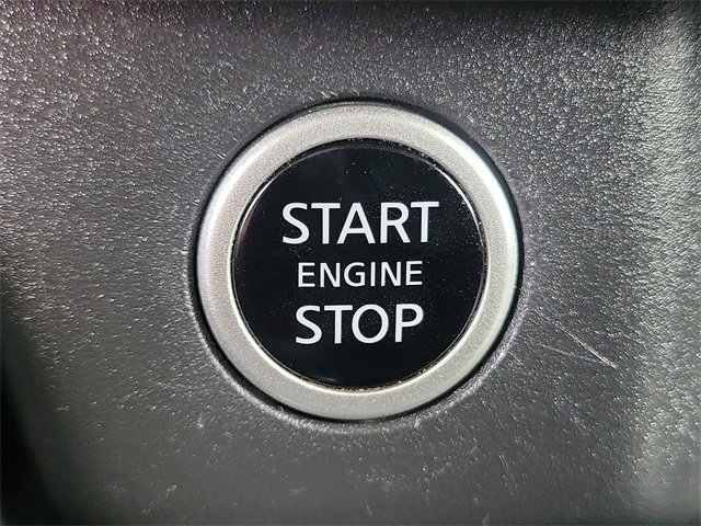 Used 2023 Nissan Rogue SV image 12