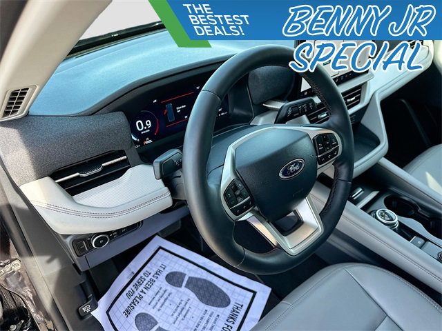 Used 2025 Ford Explorer Active w/ Active Comfort Package image 9