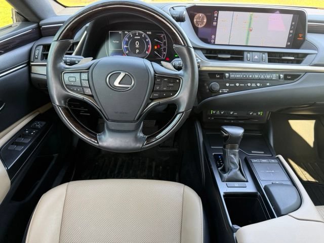 Used 2019 Lexus ES 350 w/ Premium Package FWD image 17