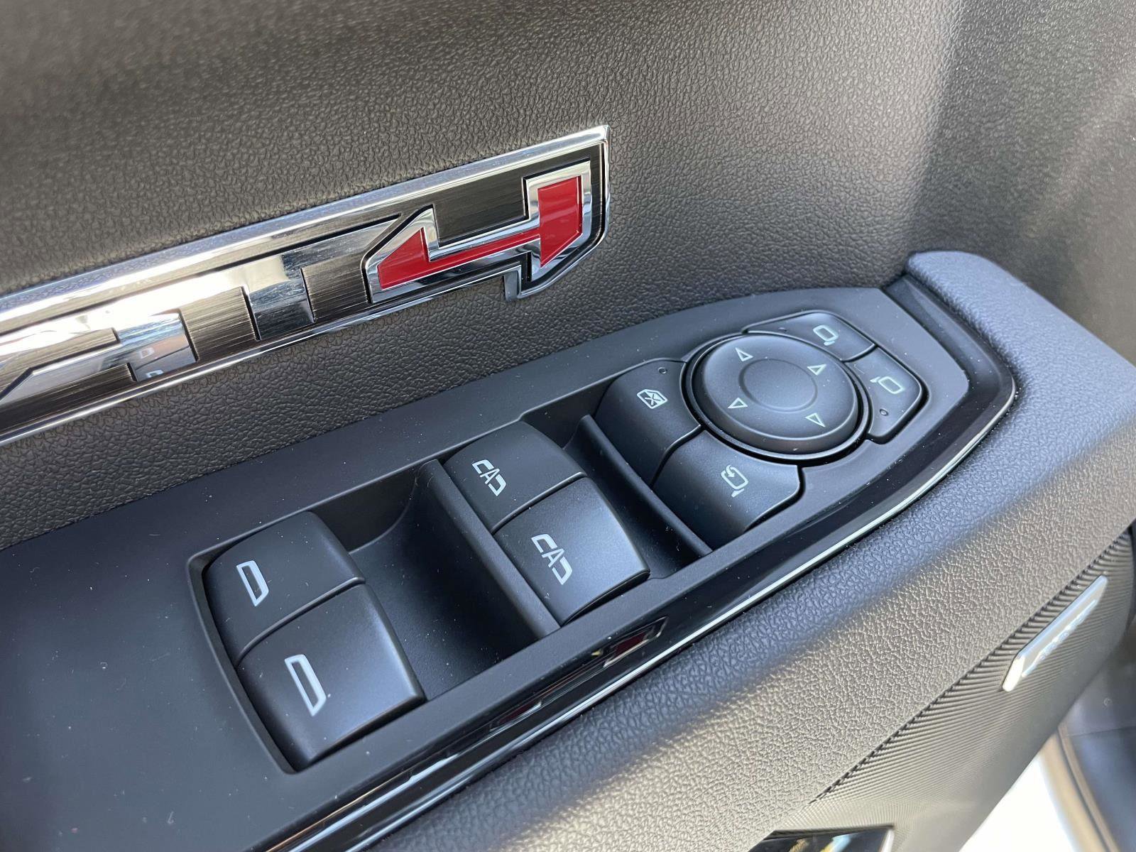 Used 2025 GMC Sierra 1500 AT4 w/ AT4 Premium Package image 6