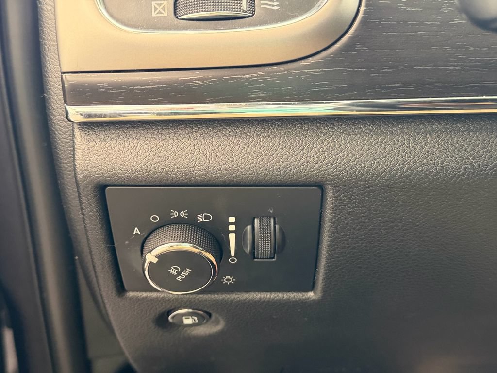 Used 2018 Jeep Grand Cherokee Limited RWD image 28