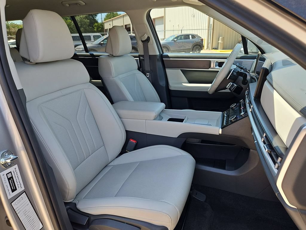 Used 2025 Hyundai Santa Fe SEL FWD image 31