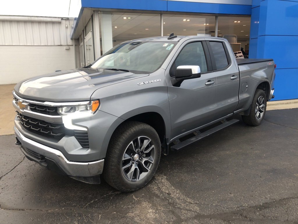 Used 2023 Chevrolet Silverado 1500 LT image 2
